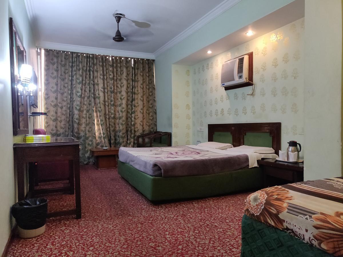 Hotel Premier Jammu Extérieur photo