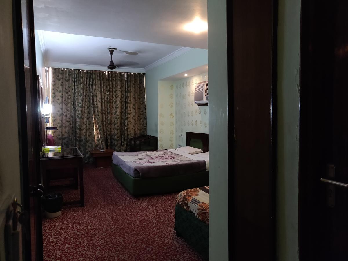 Hotel Premier Jammu Extérieur photo