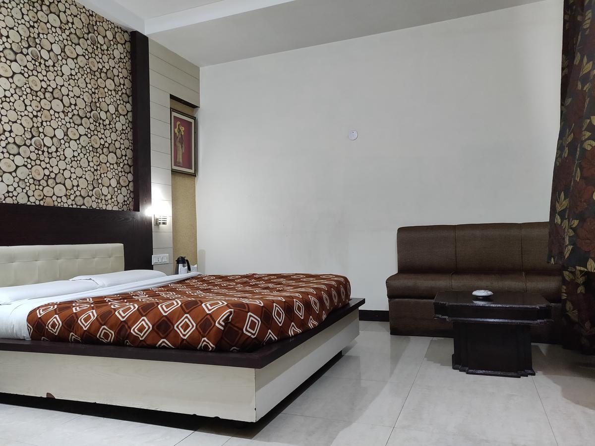 Hotel Premier Jammu Extérieur photo