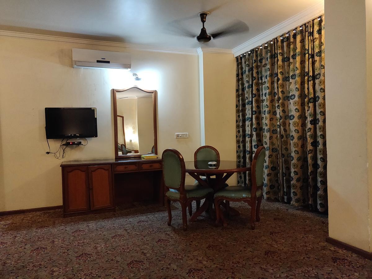 Hotel Premier Jammu Extérieur photo